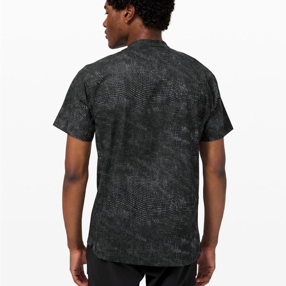 Lululemon Men’s Airing Easy Stand Collar Shirt Digital Drift Black Multi - Picture 4 of 14